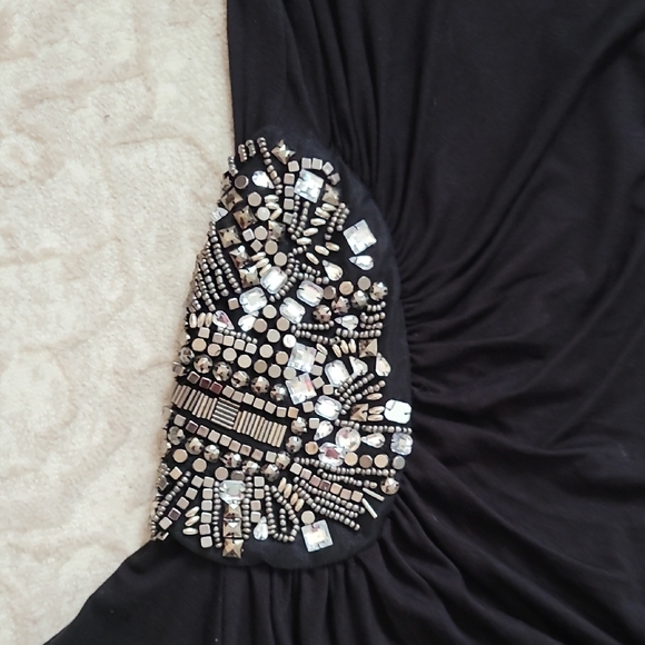 Elegant Black One-Shoulder Top with Embellishments - Picture 2 of 3